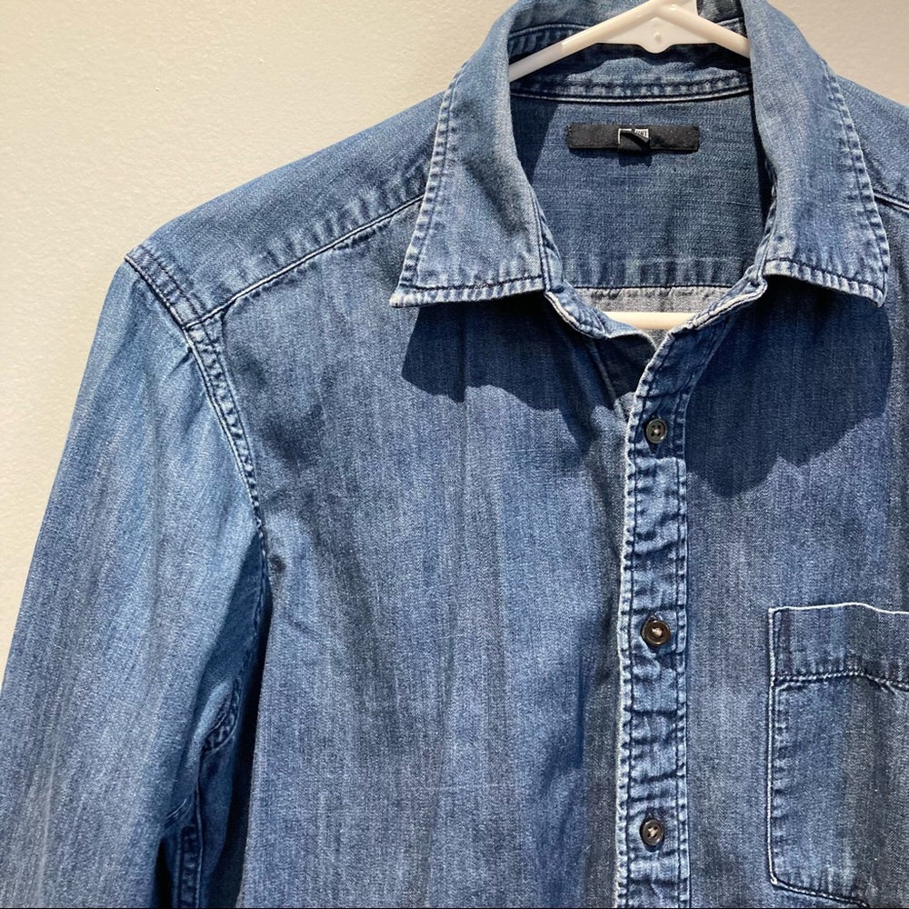 Uniqlo Denim Buttondown